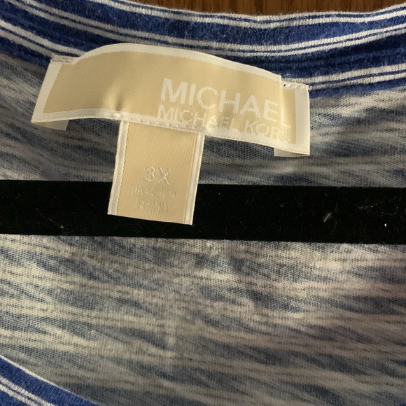 Pretty Royal blue short sleeve - Picture 3 of 3